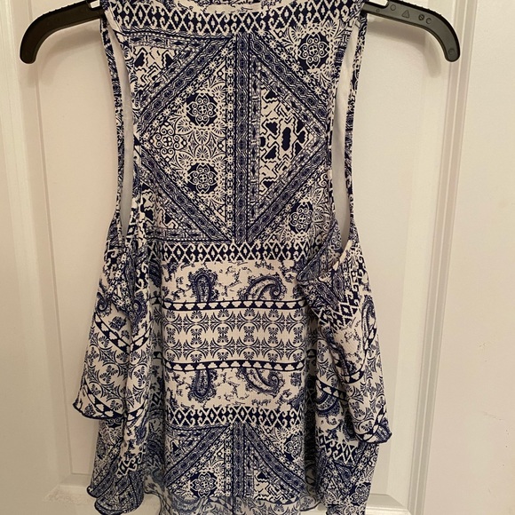 Women’s pattern top - Picture 3 of 3